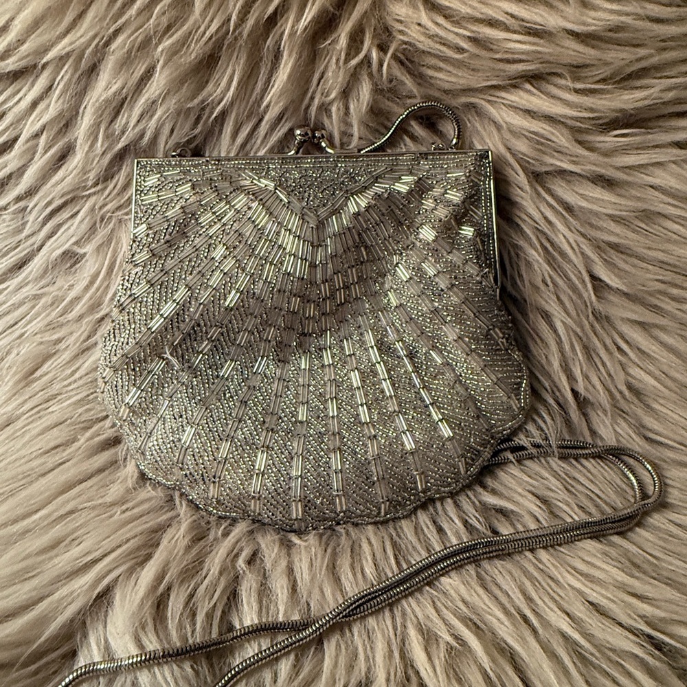 Elegant Silver Clutch Bag - Picture 2 of 2